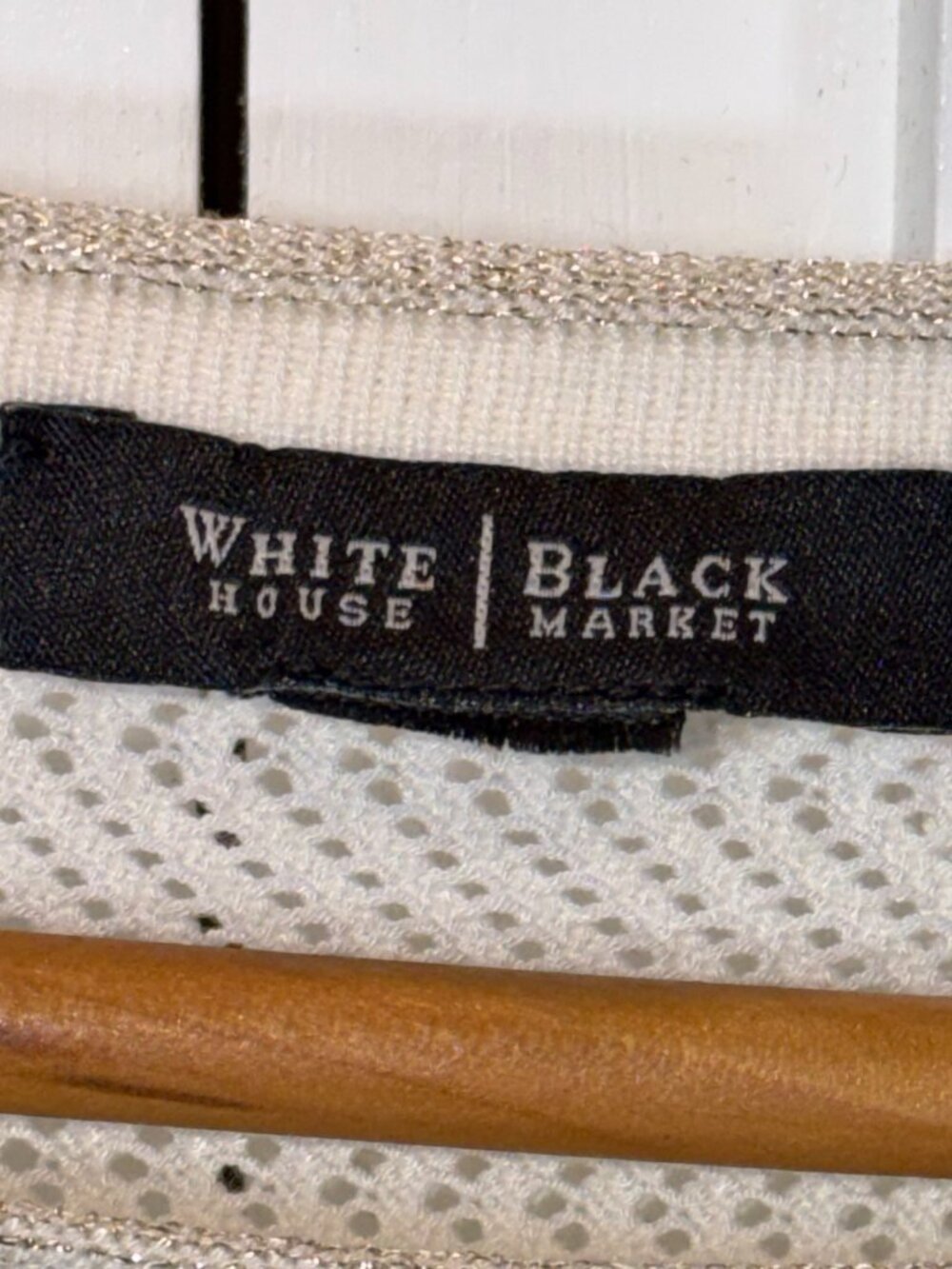 White House Black Market Women's M White Textured Top - Picture 3 of 7